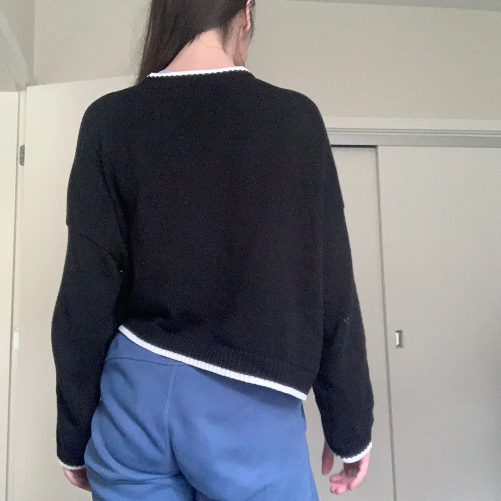 Moon & Madison Black and White 'Friday' Knit Sweater - Picture 5 of 10